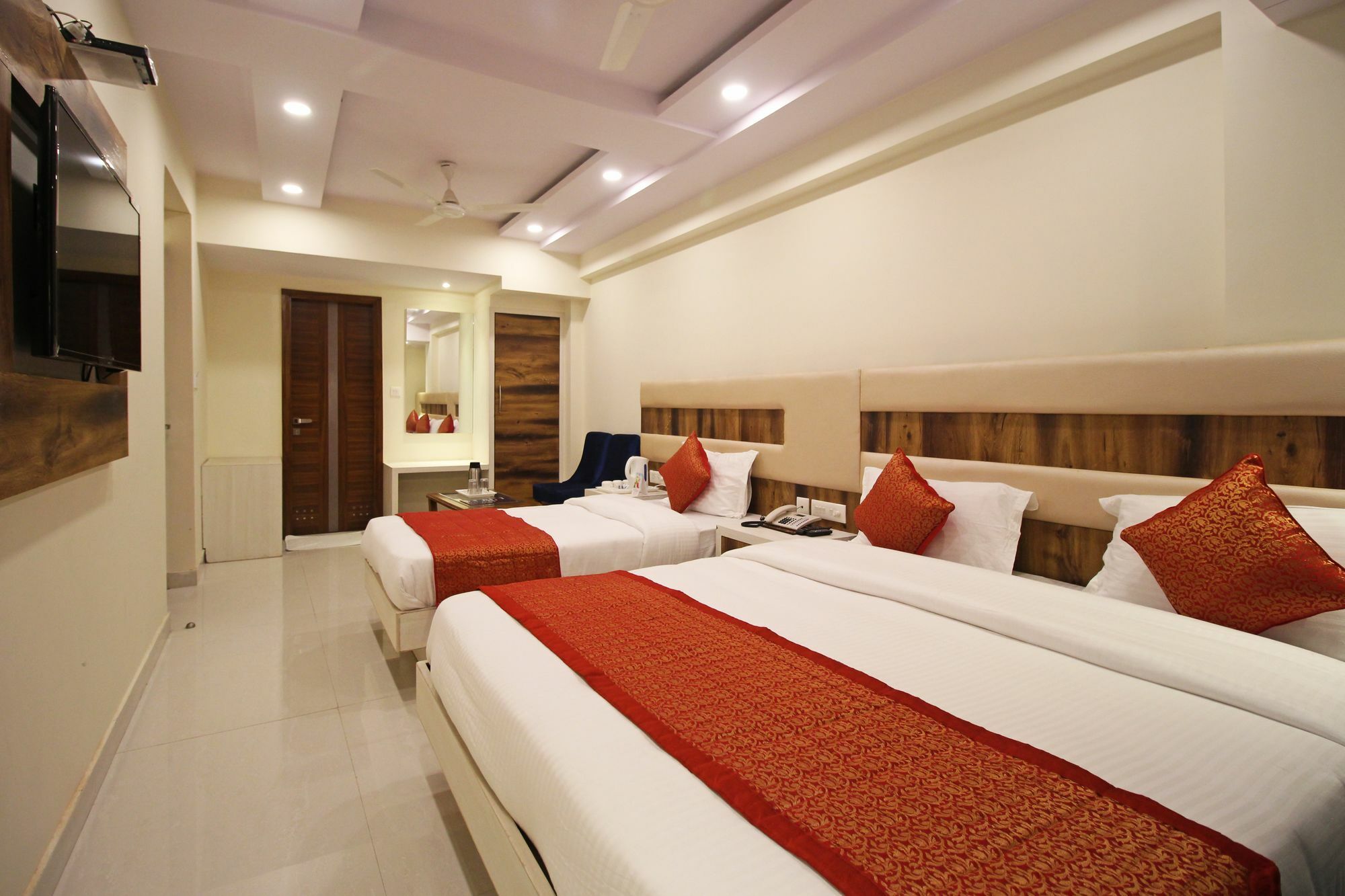 Hotel The Shanti Plaza -